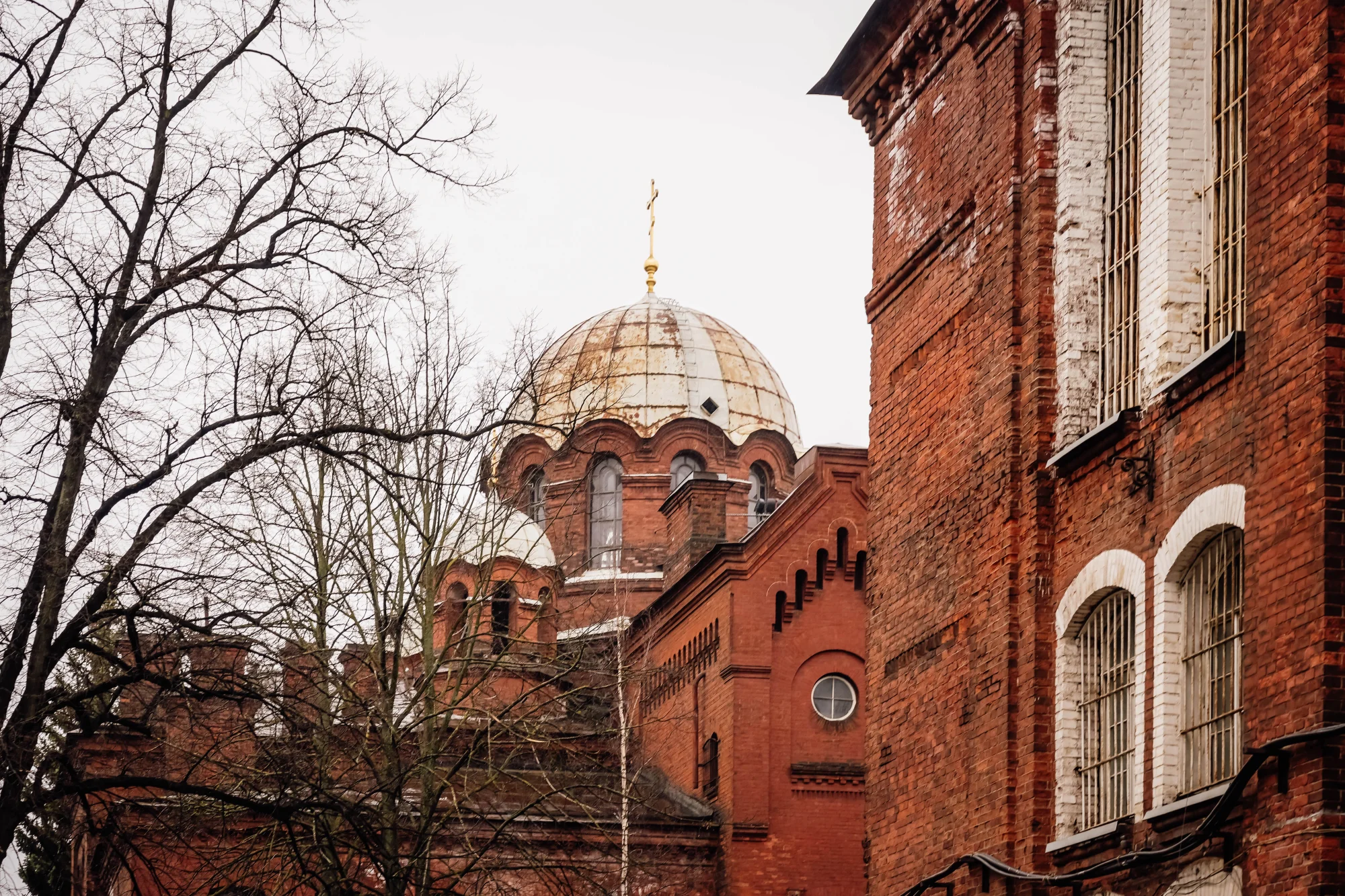 Храм и исторические корпуса «Крестов»